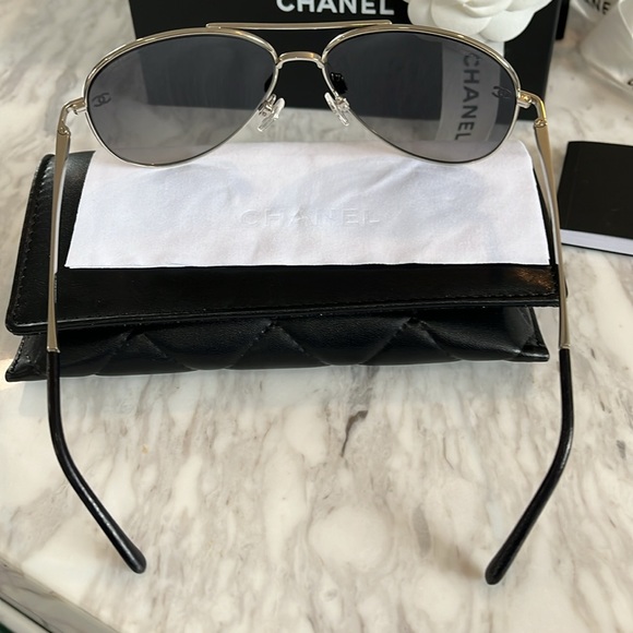 CHANEL SUNGLASSES - Picture 4 of 10